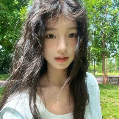 周迅然 明星照片